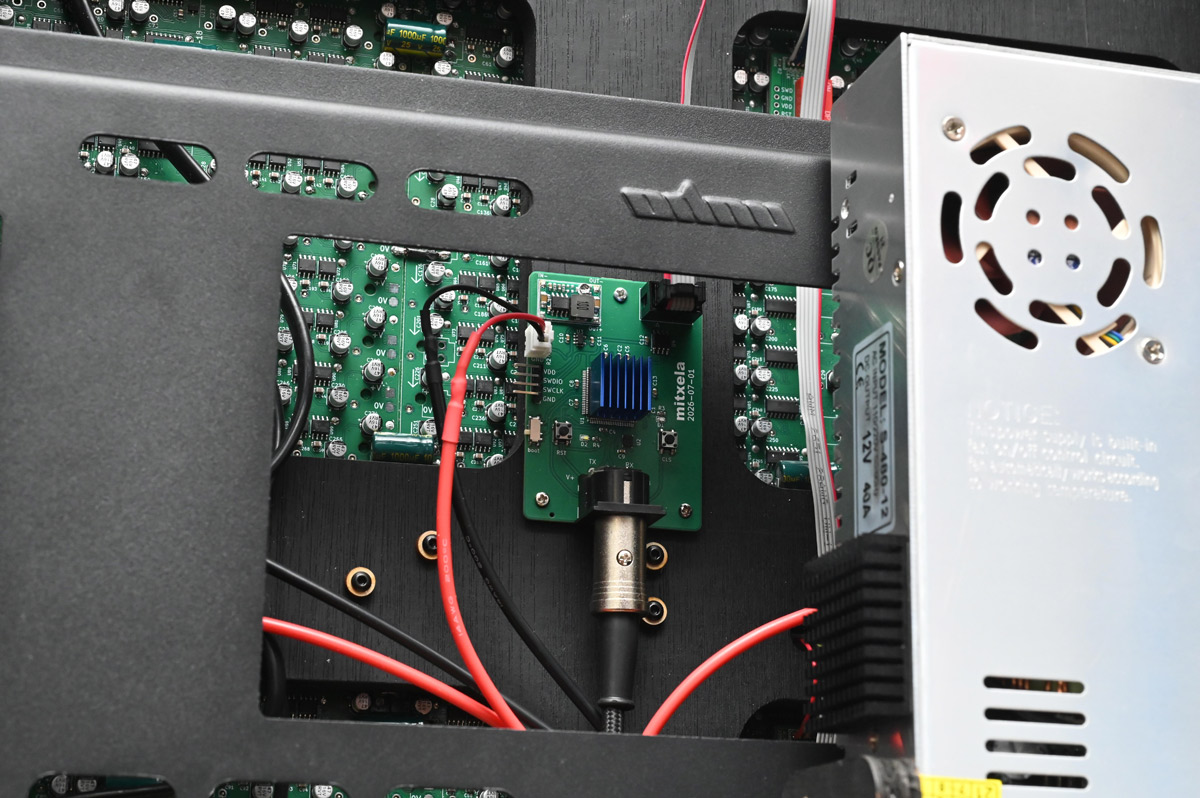 Motherboard fitted with heatsink