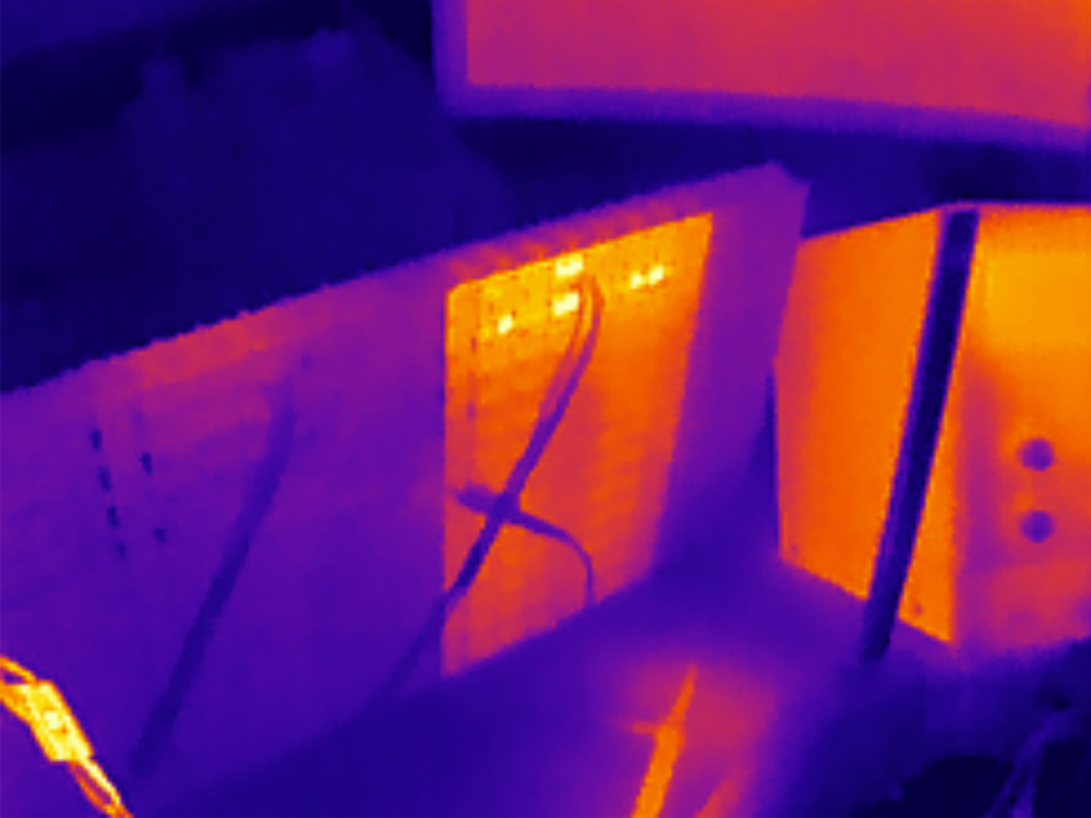 Sad thermal image of the damaged panel, with one group of shift registers looking hot