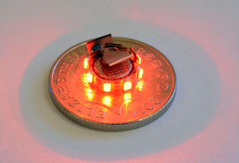 Circuit fully illuminated, on a 10p coin