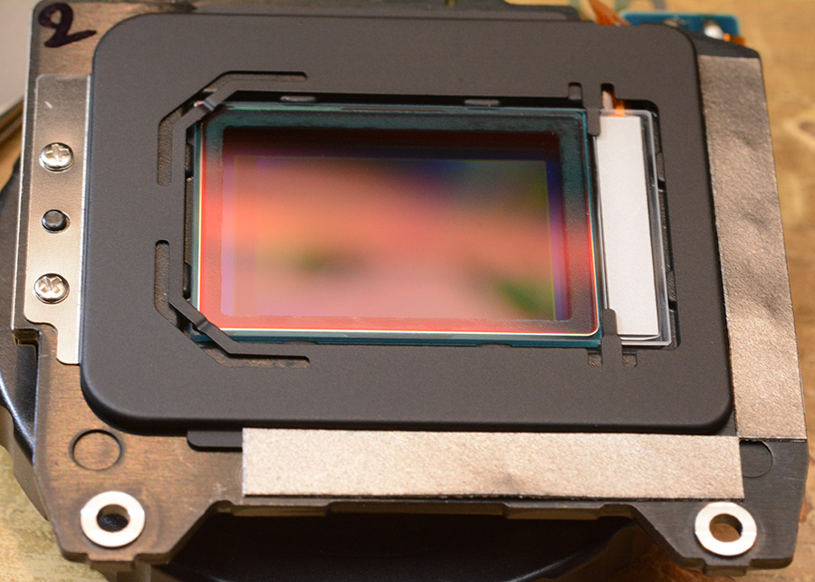The camera sensor with its self-cleaning IR cut window