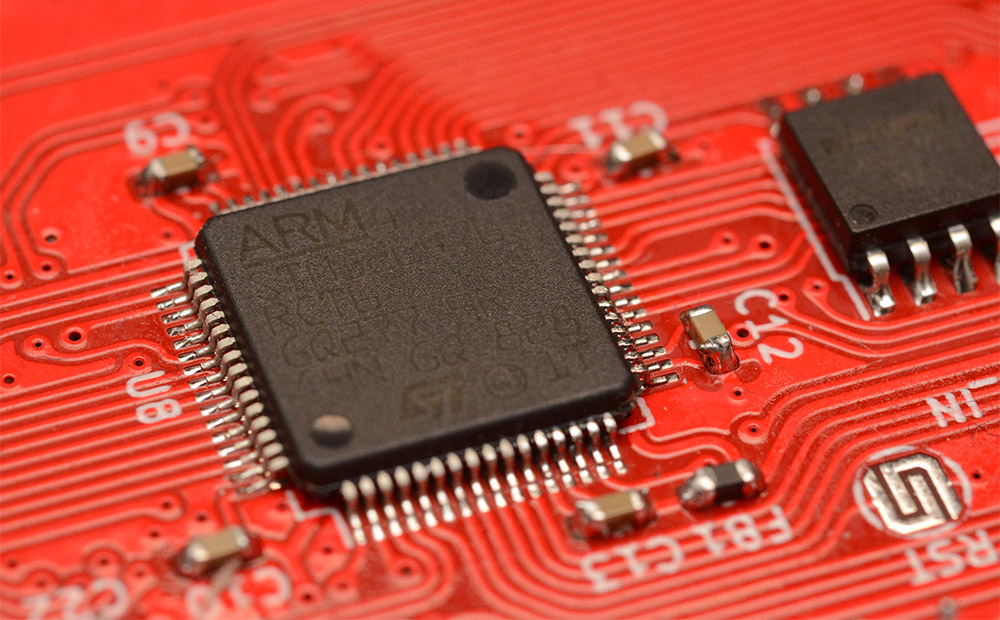 Macro shot of an STM32L476 on a PCB
