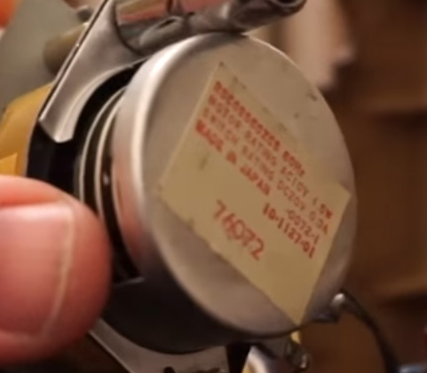 Blurry screenshot of the label on the motor