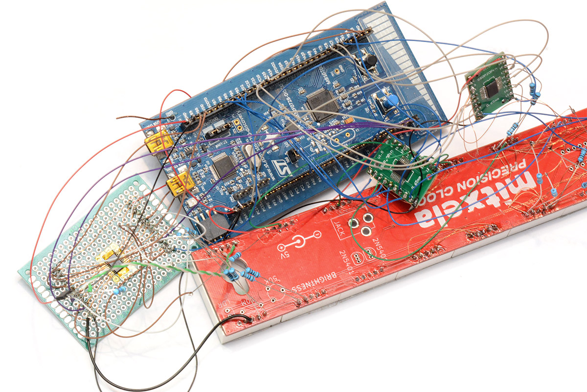 Buffer chips tediously wired up to F072 dev board