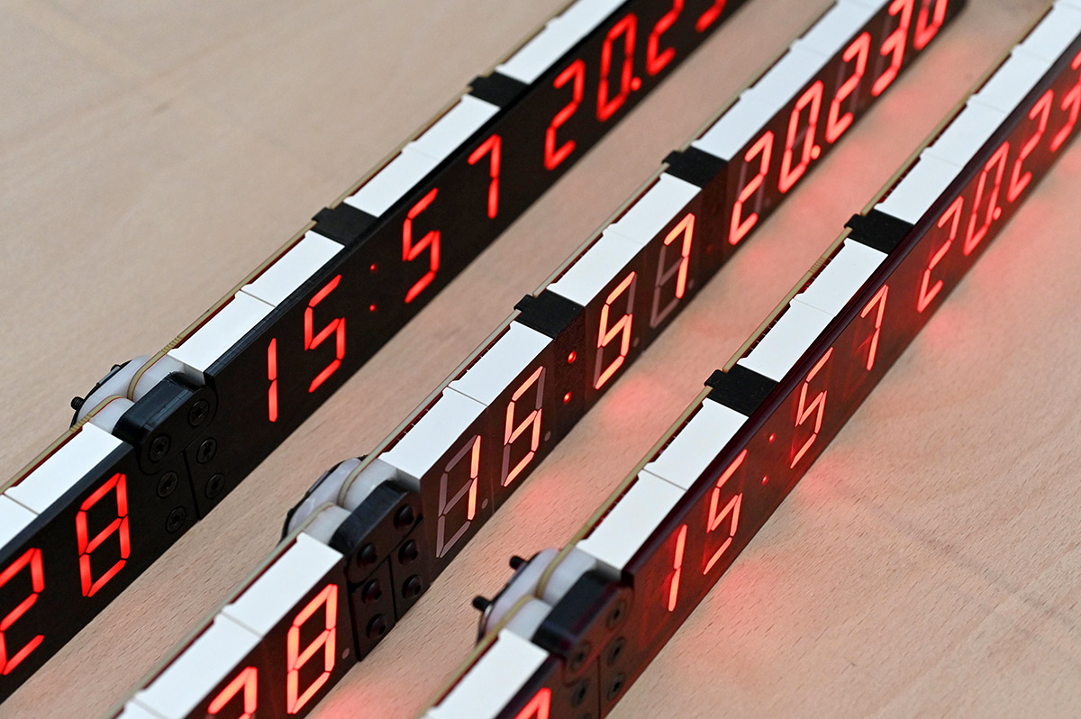 Comparison of three clocks, closeup
