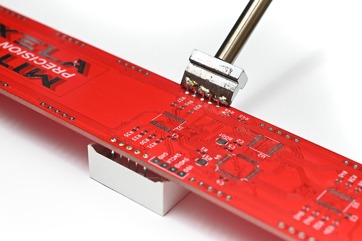 Spade bit on other five pins of the digit