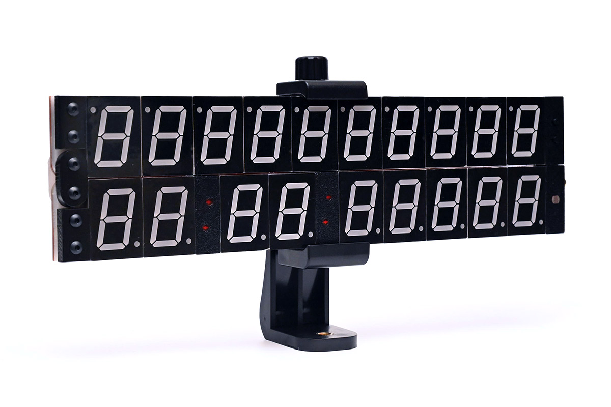 Clock mounted in the tripod adapter