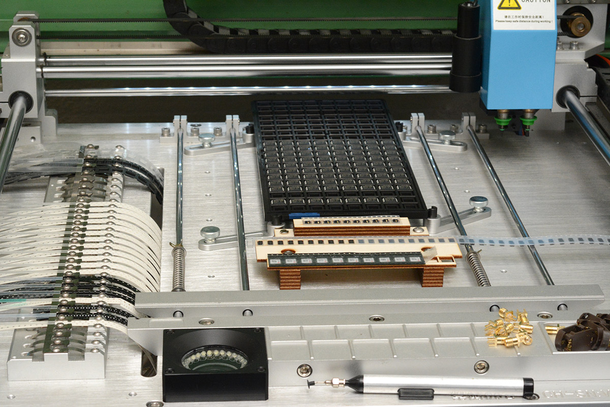 Pick and place machine with most parts ready