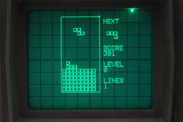 Oscilloscope screenshot of Tetris being played, column on the left is empty, waiting for a Tetris to happen