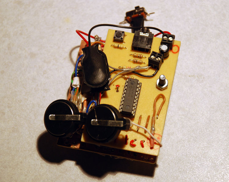 Circuit powered from two coin cells