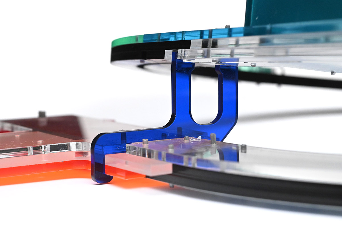 Closeup of vertical spacer on mark 2 dispenser