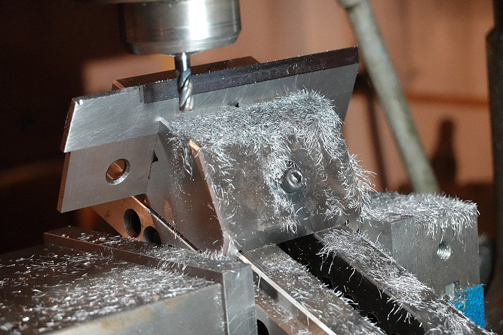 Milling the first chamfer