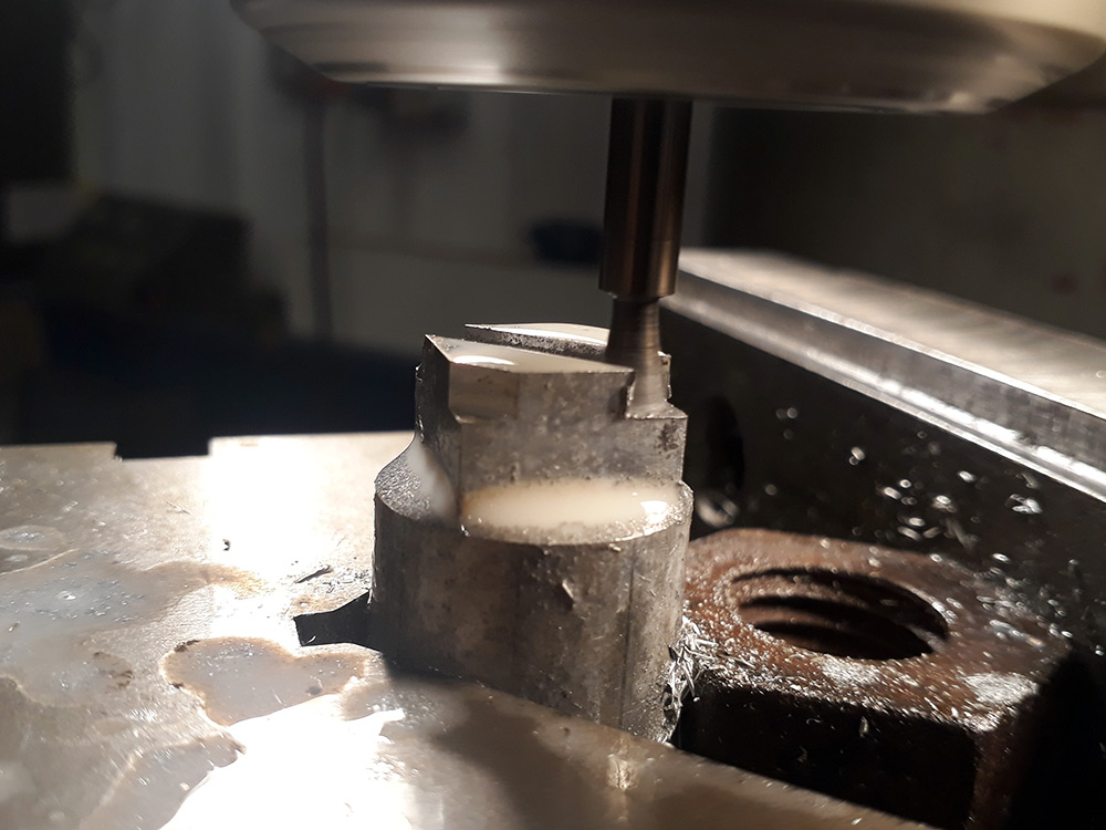 Milling the inner dovetail in aluminium