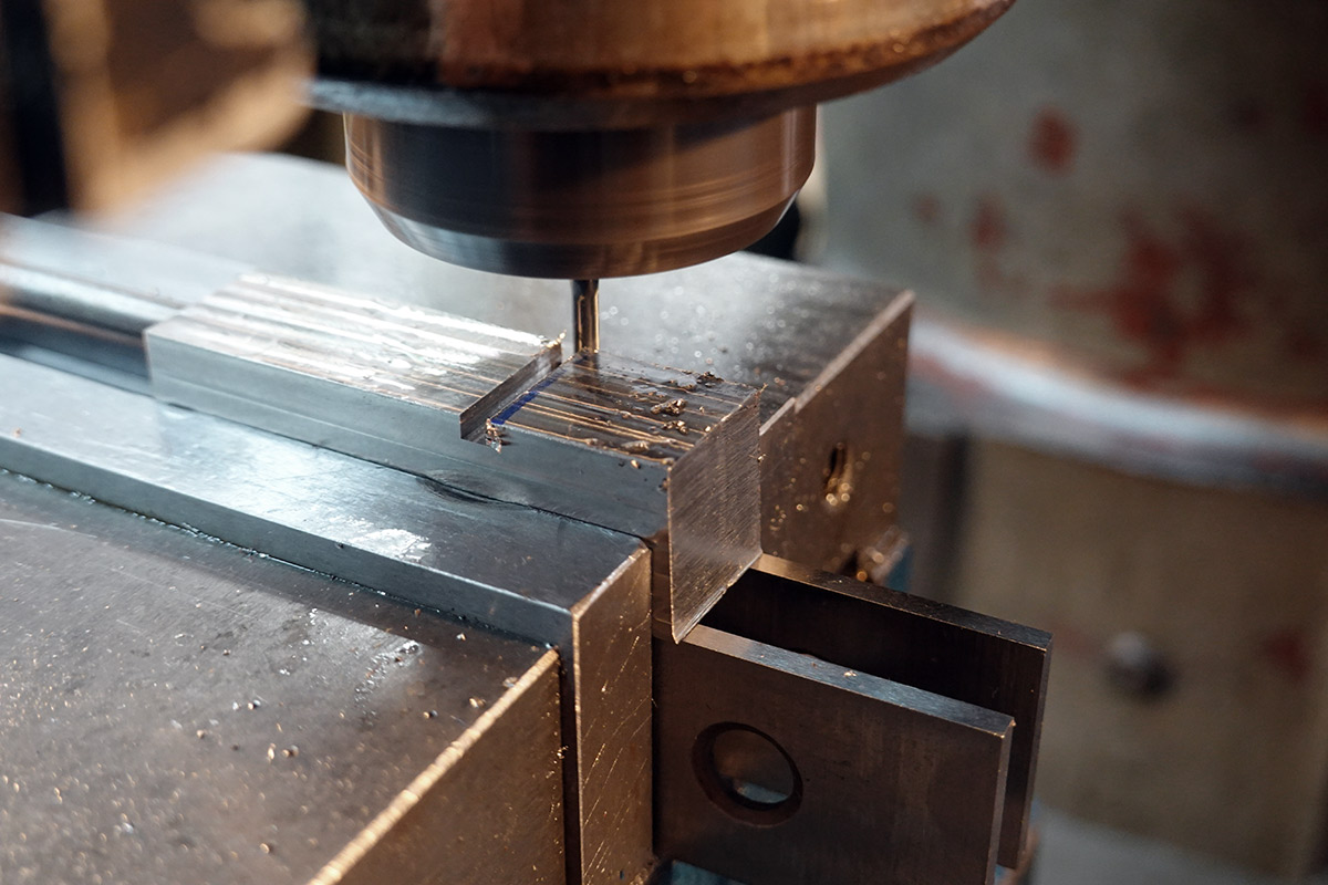 Using a 3mm endmill to cut a slot