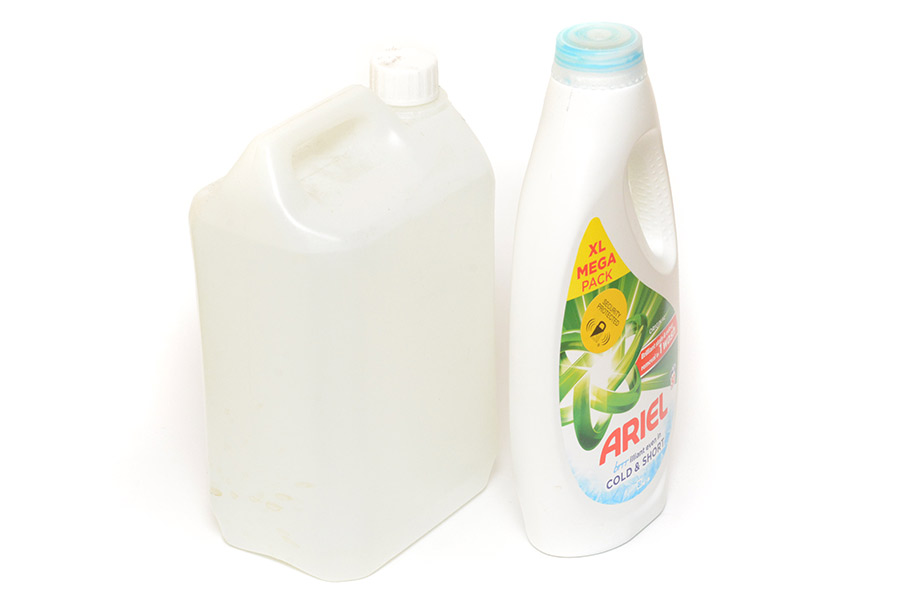 Comparison of a 5L container to the detergent bottle