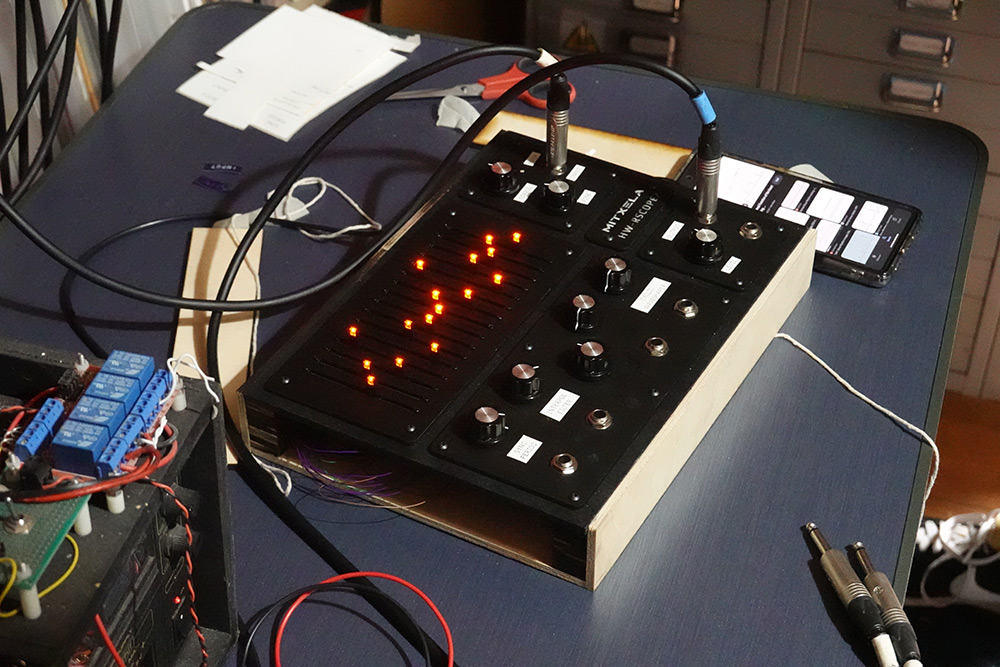 The synth at the event, showing a PQRST waveform