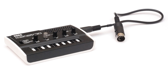 Monotron with midi cable connected