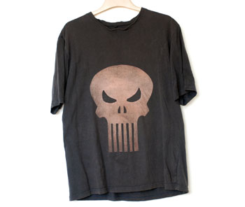 T-shirt stencil of a punisher skull